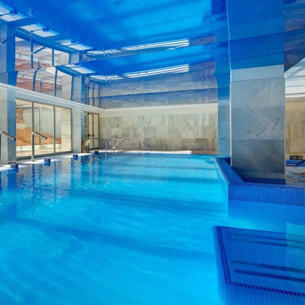 Spa pool with hydromassage jets at Hipotels Gran Playa Palma
