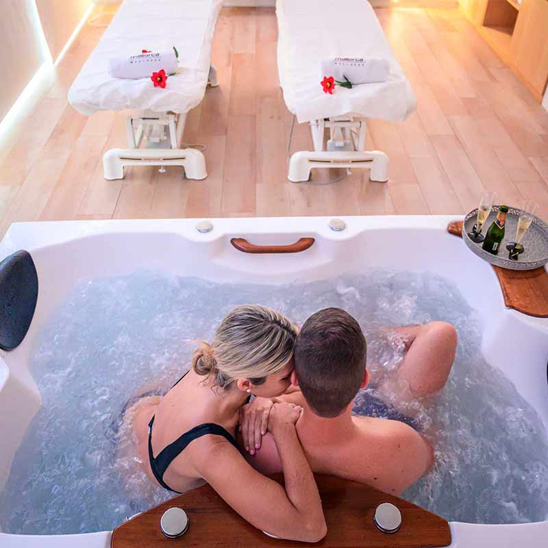 Couple Massage with Private Jacuzzi and SPA (for 2 people)