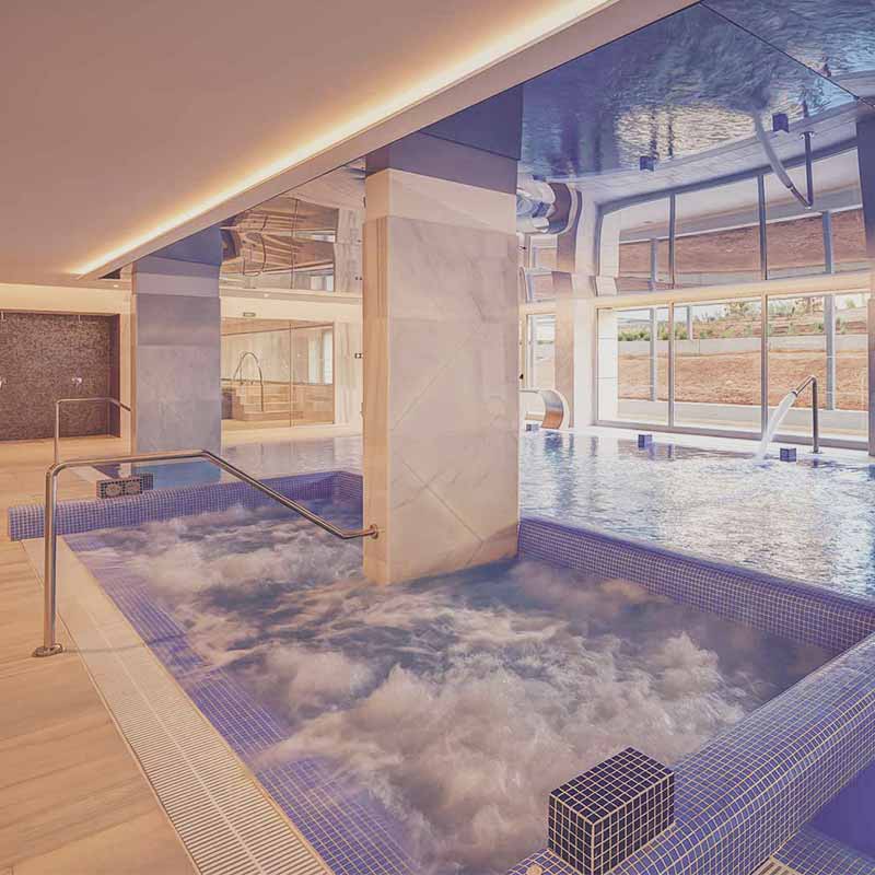 Couple Massage with Private Jacuzzi and SPA (for 2 people)