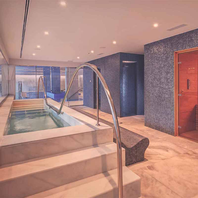 Couple Massage with Private Jacuzzi and SPA (for 2 people)